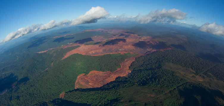 A Vale no sudeste do Pará Foto: João Marcos Rosa Foto: Salviano Machado Carajás alcançou 104,8 milhões de toneladas de minério de ferro em 2013 Mina de Ferro Carajás Produtor sustentável de minério
