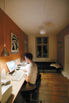 Escritório Actualmente, em quase todas as casas, existe um computador para trabalho ou entretenimento.