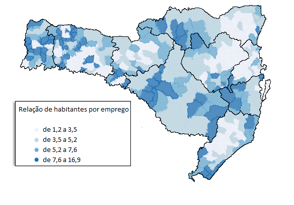 Relação habitantes/emprego Em Santa Catarina, a concorrência em 2011 por uma colocação no mercado de trabalho formal determinava uma relação de 3,06 habitantes por emprego.