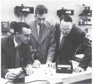 7.2.2 As células fotovoltaicas modernas Em 1953, o engenheiro do Bell Labs, Daryl Chapin tentava desenvolver uma fonte de energia para eletrificar sistemas de telefonia em locais remotos e úmidos,