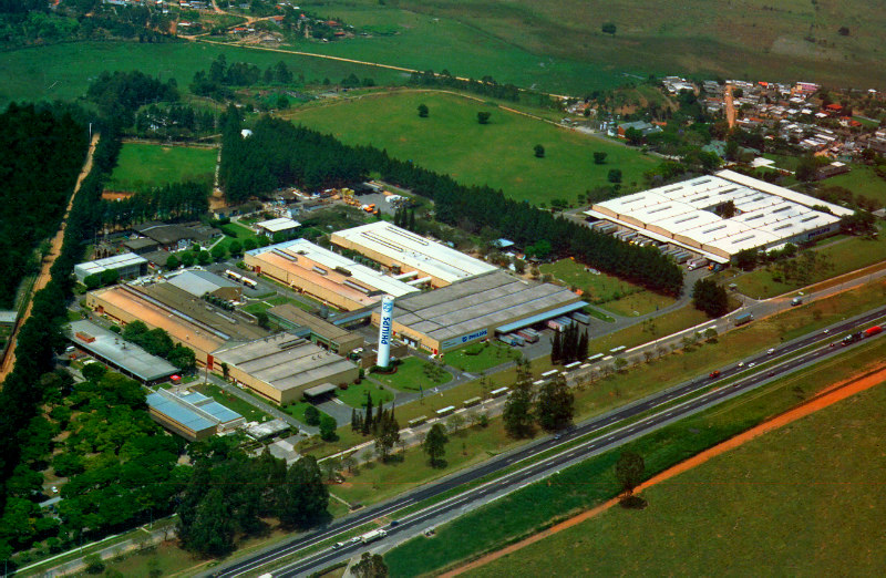 III - Fábrica de Tubos de Imagem Figura VII: Vista Panorâmica da Unidade de Cinescópios em São José dos Campos Dentro da divisão de Componentes, a fábrica de São José dos Campos (SP) é responsável