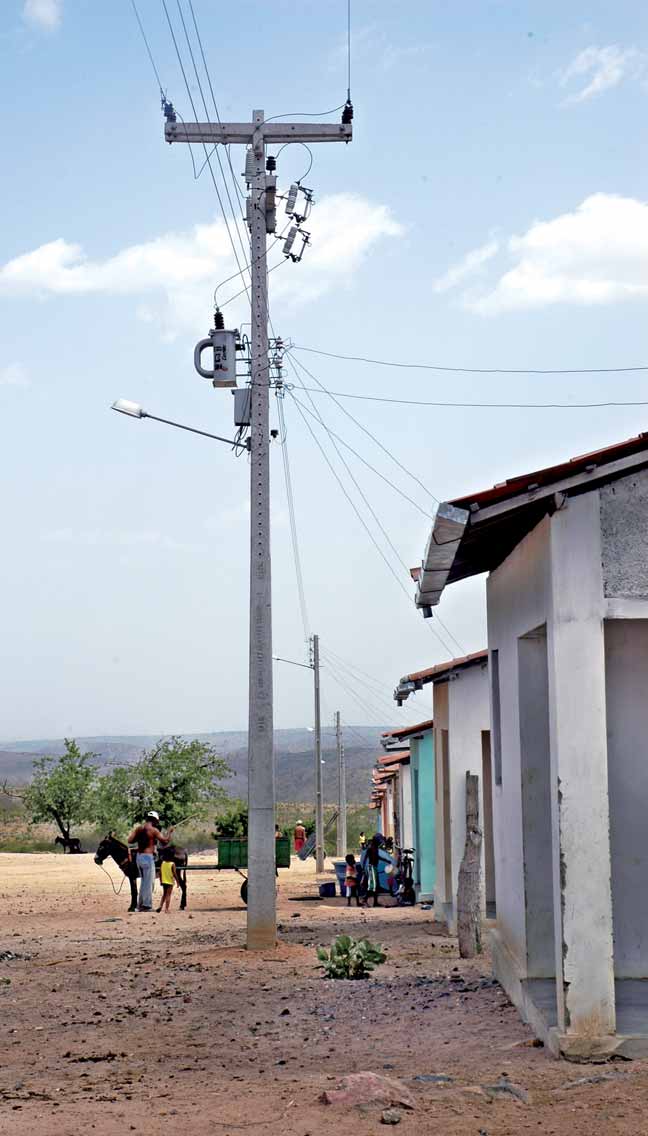 EXECUÇÃO DAS OBRAS Os agentes executores são as concessionárias de energia elétrica e as cooperativas de eletrificação rural que realizam as obras do Luz para Todos.