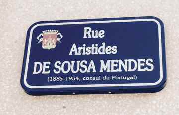 06 Comunidade le 22 avril 2015 Na presença do neto do Cônsul Bordeaux durante a II Guerra Mundial Bayonne inaugurou a rua Aristides de Sousa Mendes Foi inaugurada Bayonne, no dia 13 de abril, uma