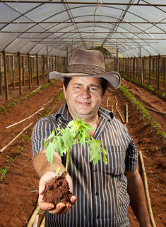 CONHEÇA O INCRA O Instituto Nacional de Colonização e Reforma Agrária (Incra) é uma autarquia federal criada pelo Decreto nº 1.