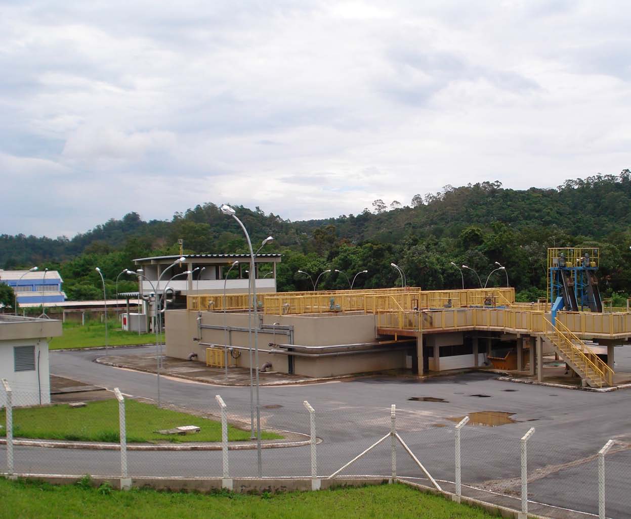 5 Foto: Pescador em Águas Vermelhas MG - Eraldo Peres / Banco de imagens da ANA COMPOSIÇÃO DOS COMITÊS A composição de um comitê de bacia deverá refletir os múltiplos interesses com relação às águas