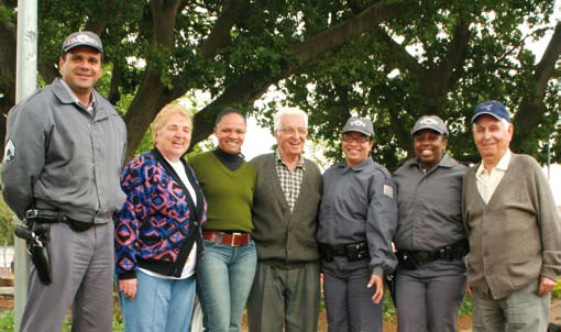 A polícia que dá certo Capítulo 11 A POLÍCIA CIDADÃ 108 Ao assumir a base de polícia comunitária em uma praça da Vila Guilherme, o sargento Luiz Carlos Pereira se deparou com grandes desafios.