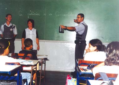 Em 2007, o Instituto ajudou a organizar um festival de grafite da base de polícia do Jardim Ranieri, bairro do Jardim Ângela, depois de levar o debate sobre polícia e juventude para o distrito.