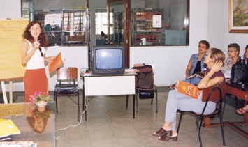 Esse grupo, como alguns outros com os quais já trabalhei, tinha um baixíssimo conhecimento prévio das questões relacionadas a todos os aspectos da alfabetização.