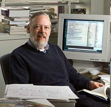 Um pouco da história [ 9 de 11 ] A partir desta necessidade, Dennis Ritchie ficou encarregado em