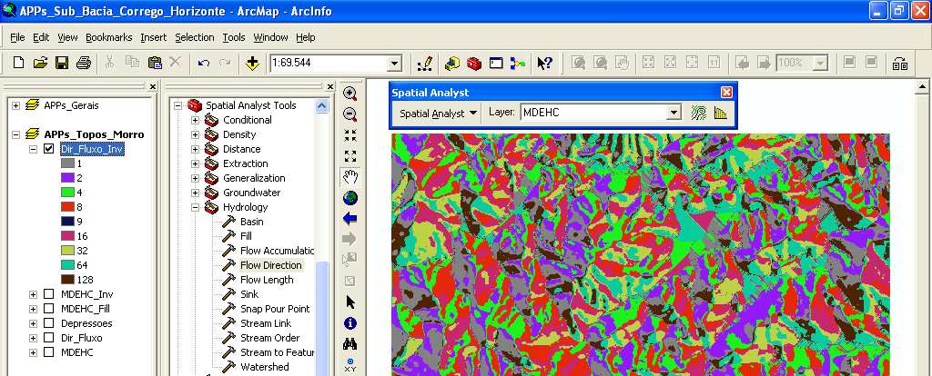 Na caixa de saída Output raster, digite o nome Cume_Masc dentro do diretório de trabalho C:\Livro_APPs_ArcGIS_93. 4. Clique sobre o botão OK. 5.