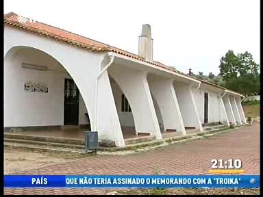 A11 RTP Informação ID: 54551276 25062014 Meio: RTP Informação - Grande Jornal Duração: 00:02:20 Hora de emissão: 21:08:00 Encerramento de escolas http:www.pt.cision.coms?