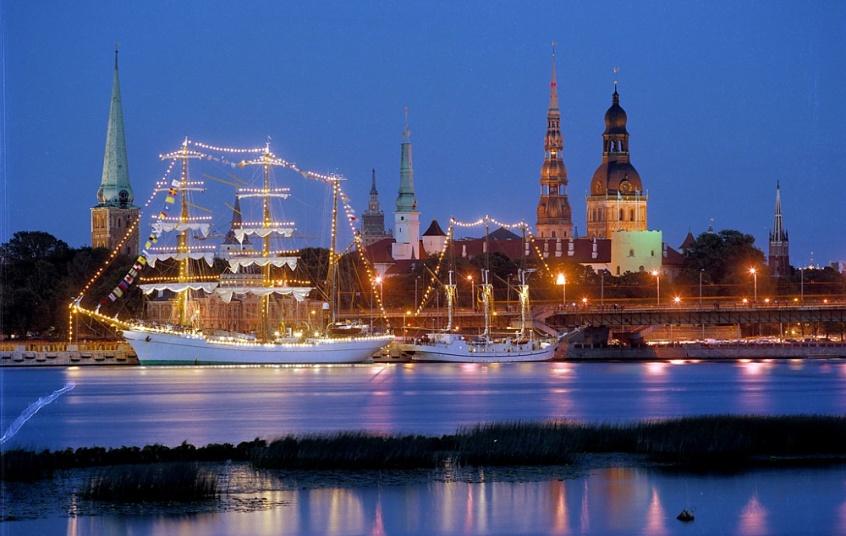Dia 07 de Setembro- Segunda-Feira- Riga Hoje faremos um tour caminhando pelo charmoso centro histórico de Riga para apreciarmos sua atmosfera medieval, sua Catedral Gótica e os principais pontos de