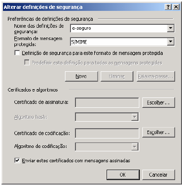 Configuração do Microsoft Outlook De forma a poder assinar digitalmente correio electrónico, terá de configurar o Outlook seguindo os seguintes passos: No Menu do Microsoft Outlook seleccione: