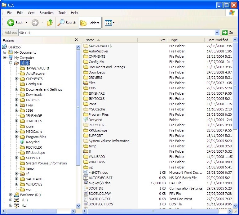 L i n u x X Wi n d o w s Windows Usa o sistema de arquivos NTFS (Linux usa normalmente
