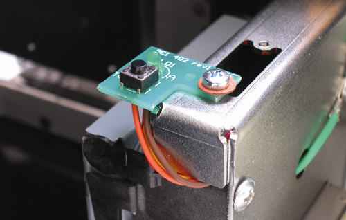 OBS2: a impressora indica através do LED piscando que houve algum problema com a mesma, sendo eles: Erro no banco de registros do microcontrolador: Em caso de erro, o LED verde piscará 2 vezes