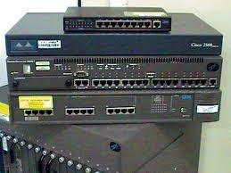 44 45 Roteador Exemplo de Ligação Inter-Redes Componentes mais inteligentes, pois conseguem interligar redes distintas.