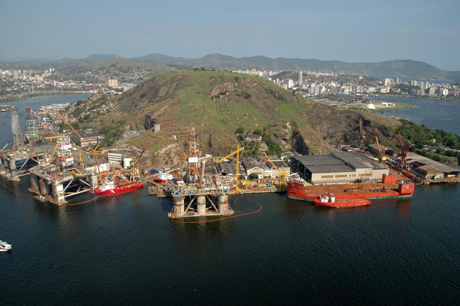 Rio de Janeiro Indústria de Construção Naval Fonte: SINAVAL / SEDEIS 22