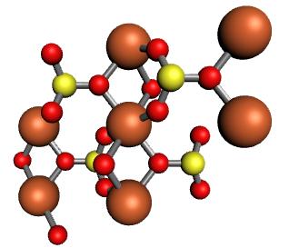 A estrutura do sulfato de ferro está mostrada na figura 41. Os átomos de Fe estão representados pelas esferas marrons, os átomos de S, pelas esferas amarelas e os átomos de O, pelas vermelhas.