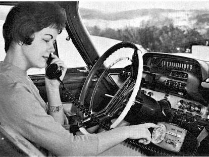 Os telefones para carros chegaram aos States em 1946.