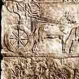 LEGADO CULTURAL Embora a roda já fosse conhecida por alguns grupos humanos na pré-história, foram os sumérios, um dos povos antigos que habitaram a Mesopotâmia, que construíram os primeiros veículos
