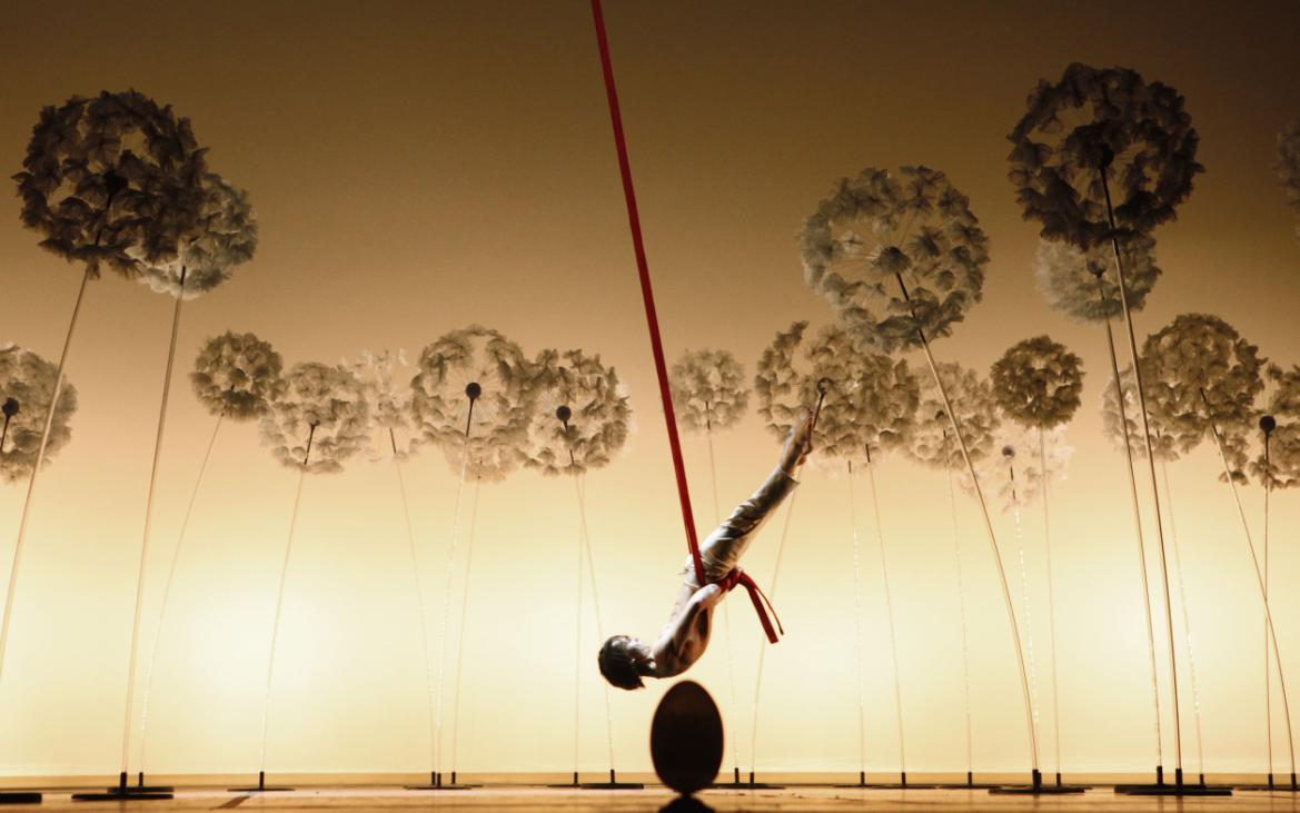 LA VERITÀ Em turnê nacional, espetáculo de Daniele Finzi Pasca reúne teatro e acrobacia, inspirado em obra de Salvador Dalí.