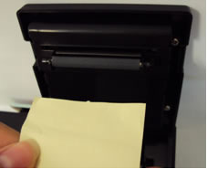 Dúvidas mais freqüentes Siga os passos a seguir para troca da bobina de papel no Inner Rep. Levante a tampa da impressora.