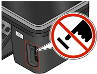 1 Insira um cartão de memória em um slot de cartão ou uma unidade flash na porta USB.