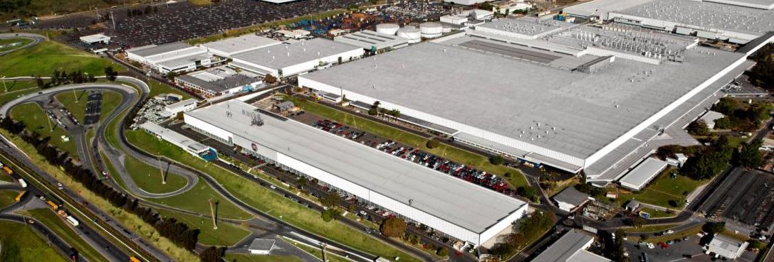 FIAT AUTOMÓVEIS EM BETIM Maior produção em uma única planta industrial no mundo Capacidade anual Capacidade 2014 Investimentos