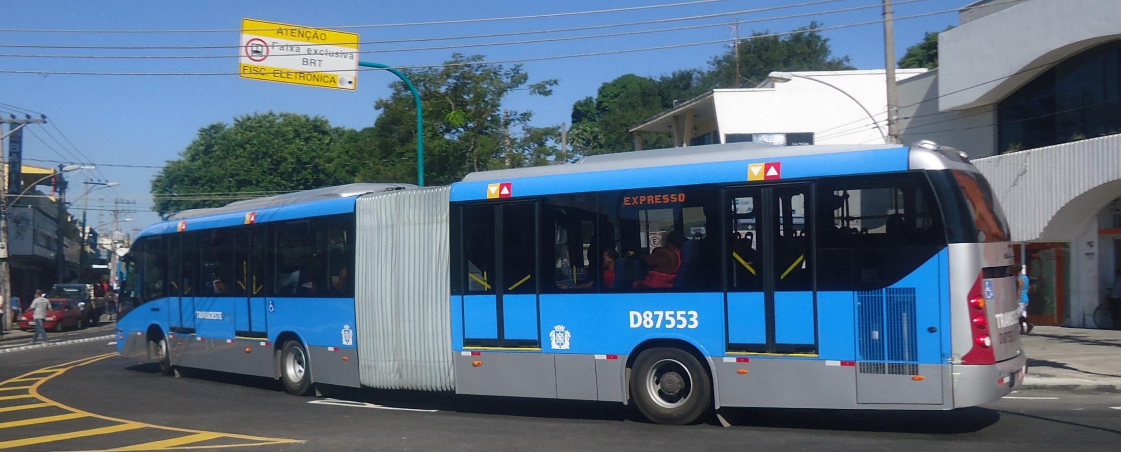 Sustentabilidade Introdução de ônibus modernos com motor padrão Euro 5 e a racionalização da frota em quase 50% resultam na redução de emissões de gases poluentes