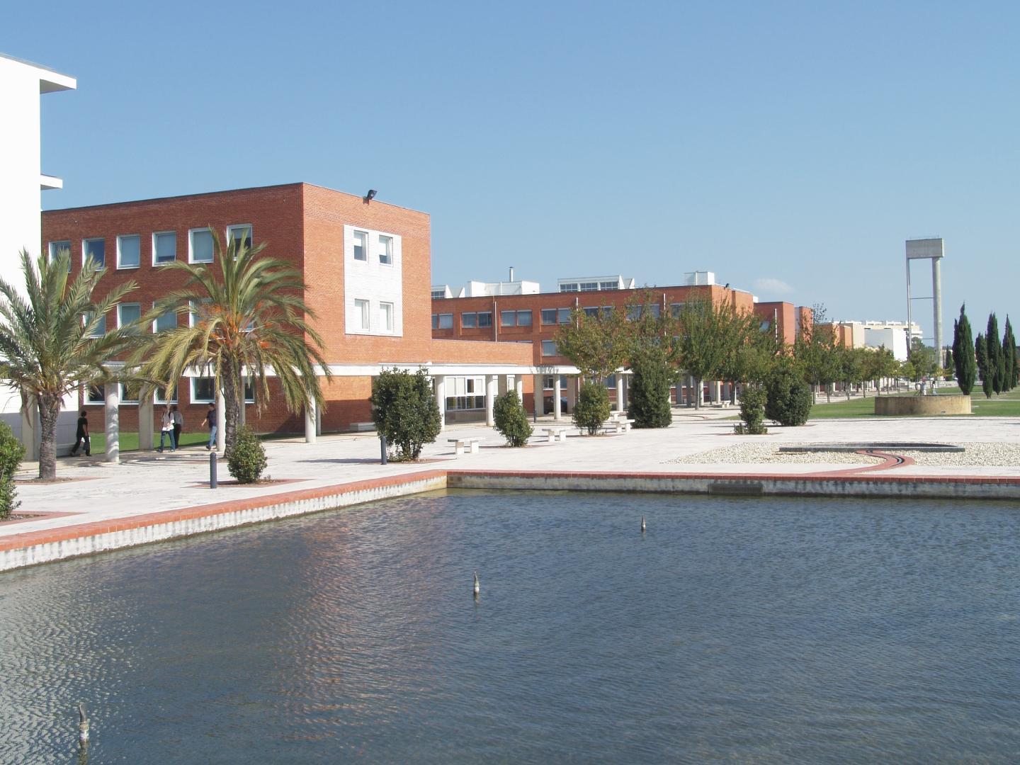 Universidade de Aveiro Uma