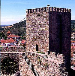 Portalegre: > Castelo > Museu da Tapeçaria > Casa Museu José Régio CASTELO DE PORTALEGRE 7 DE SETEMBRO Gratuito MUSEU DA TAPEÇARIA 7 DE SETEMBRO 1 CASA MUSEU JOSÉ RÉGIO 8 DE