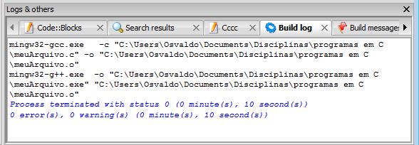 Veja na figura seguinte o código fonte de um programa simples em C, que exibe na tela a seguinte mensagem: Bem Vindo ao C. Para que ele seja executado, é necessário proceder ao processo de compilação.