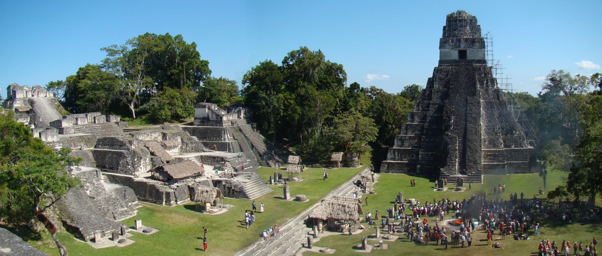 Plaza Tikal - http://upload.wikimedia.