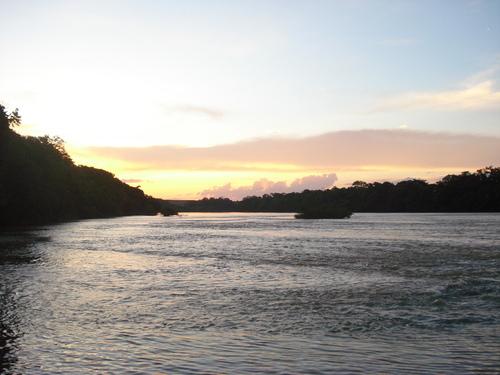 Bacia do Rio Ivaí O RIO IVAÍ O Rio Ivaí tem um percurso de 685Km, sendo por isso, o mais extenso rio
