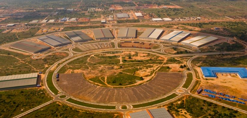 Angola Oportunidades ZEE Odebrecht foi contratada para construção de infraestrutura geral do 1º quadrante (água, energia, esgoto e asfalto) e de parte os galpões