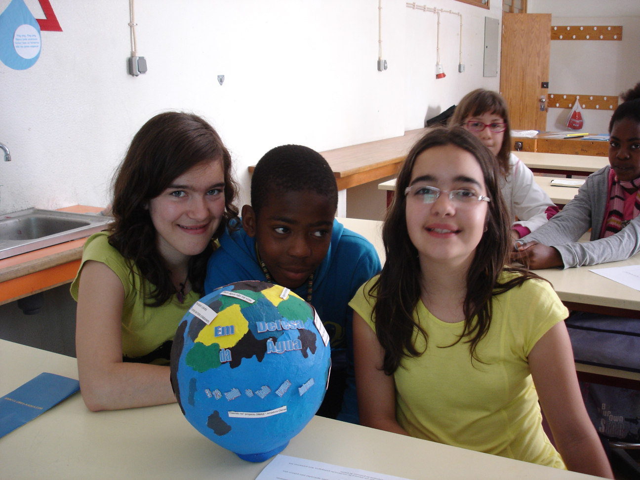Introdução No ano lectivo 2009/10, os SMAS de Oeiras e Amadora lançaram a todas as escolas de Oeiras e Amadora o desafio de participarem no Programa de Educação Ambiental Juntos Vamos Salvar o