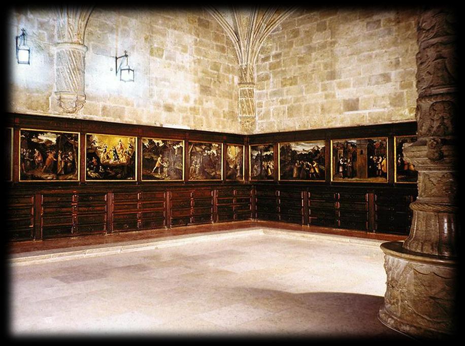 A sacristia localiza-se numa sala quase quadrada, tem uma abóbada com uma única coluna central, revestida de temas renascentistas.