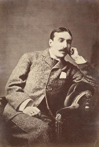 José Maria de Eça de Queirós nasceu a 25 de Novembro de 1845 na Póvoa de Varzim e viria a falecer em Paris, a 16 de Agosto de 1900.