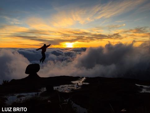 4º dia: Base do Mt Roraima / Topo 2734mt Café da manhã e saída às 08h00 rumo ao topo. Trilha de aproximadamente 4,5km com duração entre 4 e 5 horas de subida.