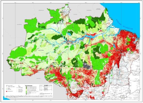 brasileira: desmatamento (vermelho), areas protejidas (verde claro e escuro) e territorios indígenas (verde mediano) Povos indígenas detêm e manejam