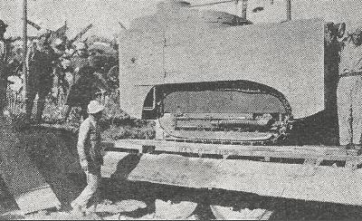Também se produziu três blindados sobre lagartas, que foram chamados de Tanks Paulistas, utilizando-se de tratores agrícolas Caterpillar, que variavam entre 8 e 14 toneladas, sendo que dois foram