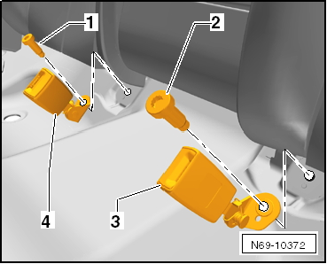 Desenroscar o parafuso -1- e -2- (40 Nm) e os fechos dos cintos -3- e -4- da carroçaria. Montagem A montagem processa-se pela ordem inversa à desmontagem.