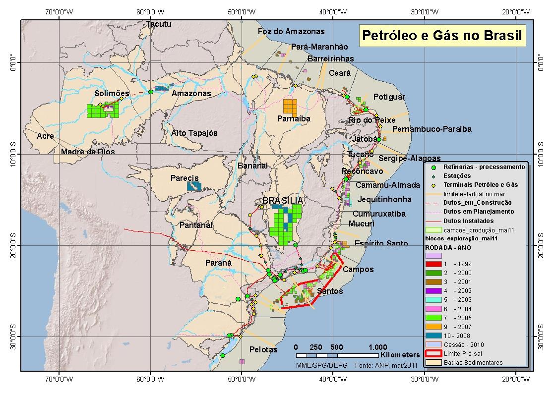 Atividades de E&P no Brasil - 2012 7,5 milhões km²de bacias sedimentares 2,8 milhões km² com potencial para óleo e gás 321,4 mil km² de área concedida