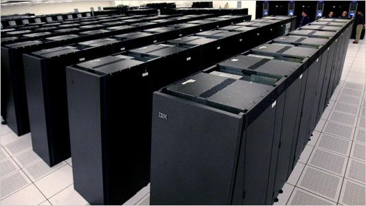 + Sistemas paralelos Sistemas concorrentes desenvolvidos para ser executados em hardware paralelo Supercomputadores Máquinas multi-núcleo