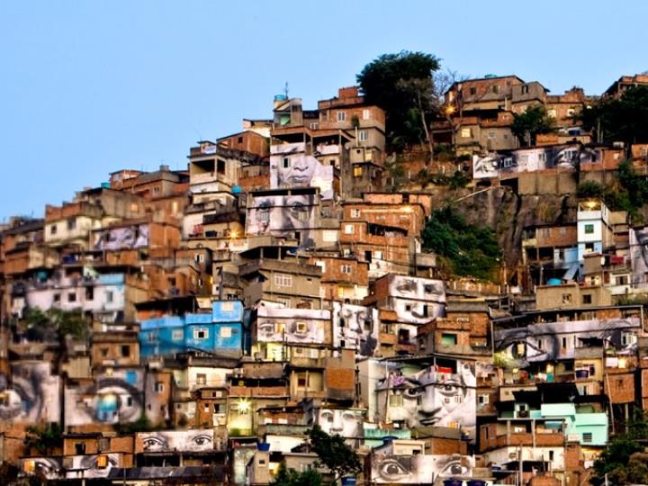 Comunidade Conectada 50% dos domicílios em favelas já