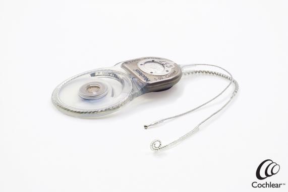 21 Figura 1. Componente interno CI24RE (CA). Imagem cedida pela Cochlear Corporation. Retirada do Guia do cirurgião Implante Nucleus Freedom com eletrodo CI24RE Contour Advance. Cochlear 2011.