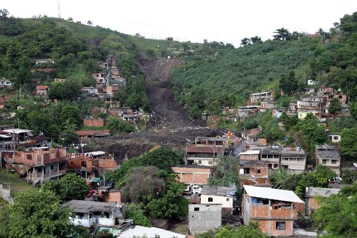 Panorama Geral - Urbanização Brasileira Carências urbanas e desigualdades espaciais (sociais, econômicas e territoriais); Ilegalidade e