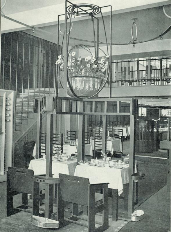 Uso Inicial: Restaurante/C asa de chá (1902-1919) Atual: Restaurante/C asa de chá (1983-) - Térreo: loja de