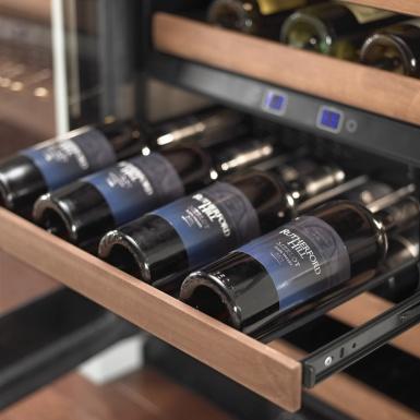 CONHECENDO O PRODUTO SatinGlide Extendable Racks Facilita o armazenamento e a procura do vinho desejado. Permite movimento suave e uniforme, mesmo com as prateleiras cheias.