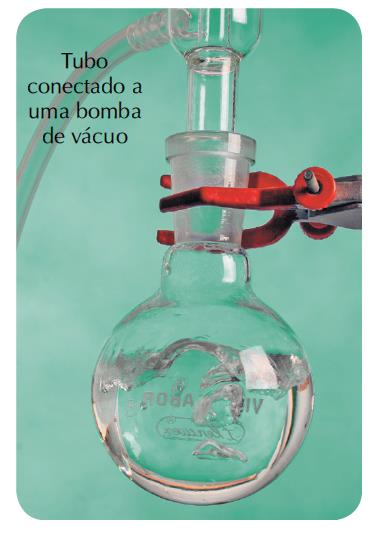 Quanto aior for a pressão de vapor, ais volátil será o líquido, e enor será sua